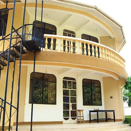 Mama Thea Homes Moshi Bagian luar foto
