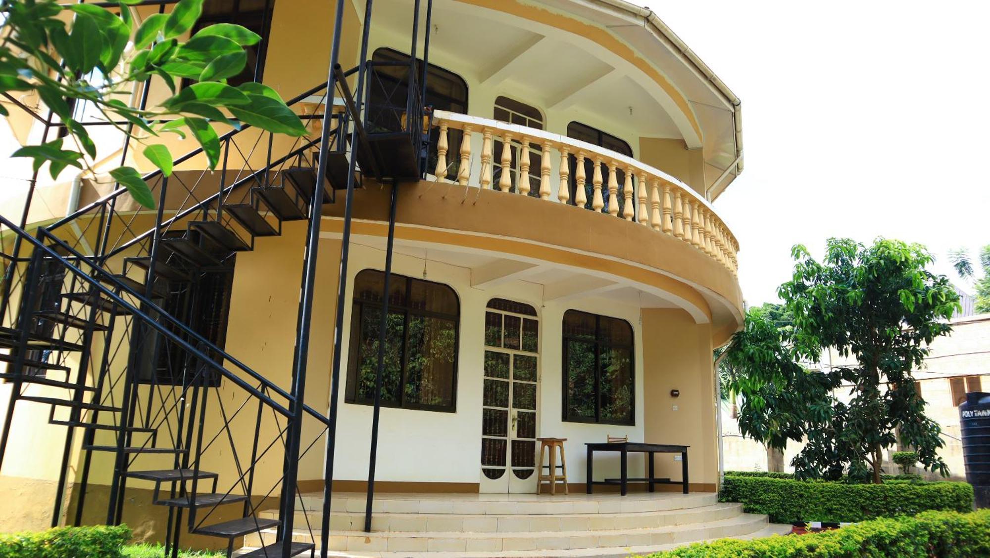 Mama Thea Homes Moshi Bagian luar foto