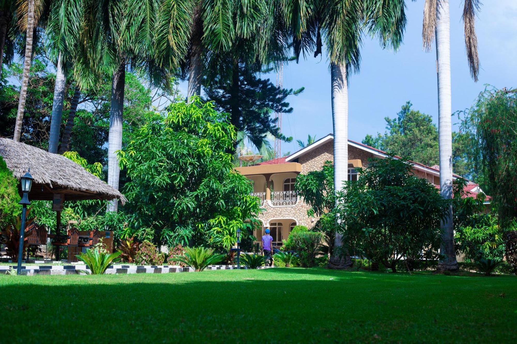 Mama Thea Homes Moshi Bagian luar foto