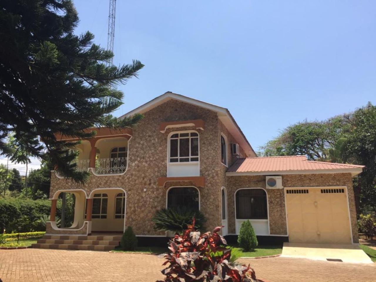 Mama Thea Homes Moshi Bagian luar foto