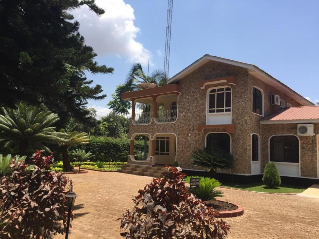 Mama Thea Homes Moshi Bagian luar foto