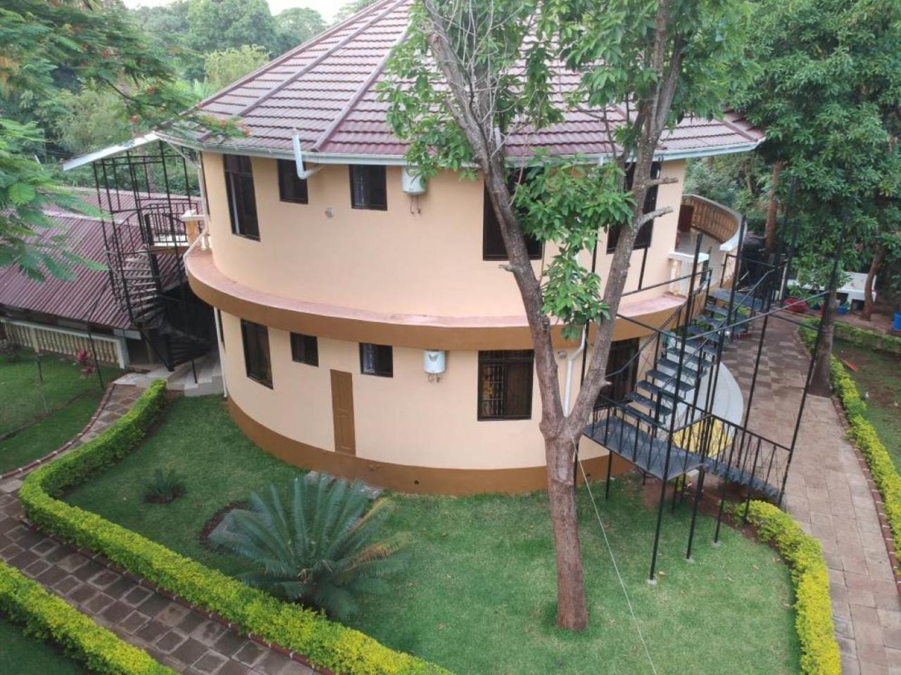 Mama Thea Homes Moshi Bagian luar foto